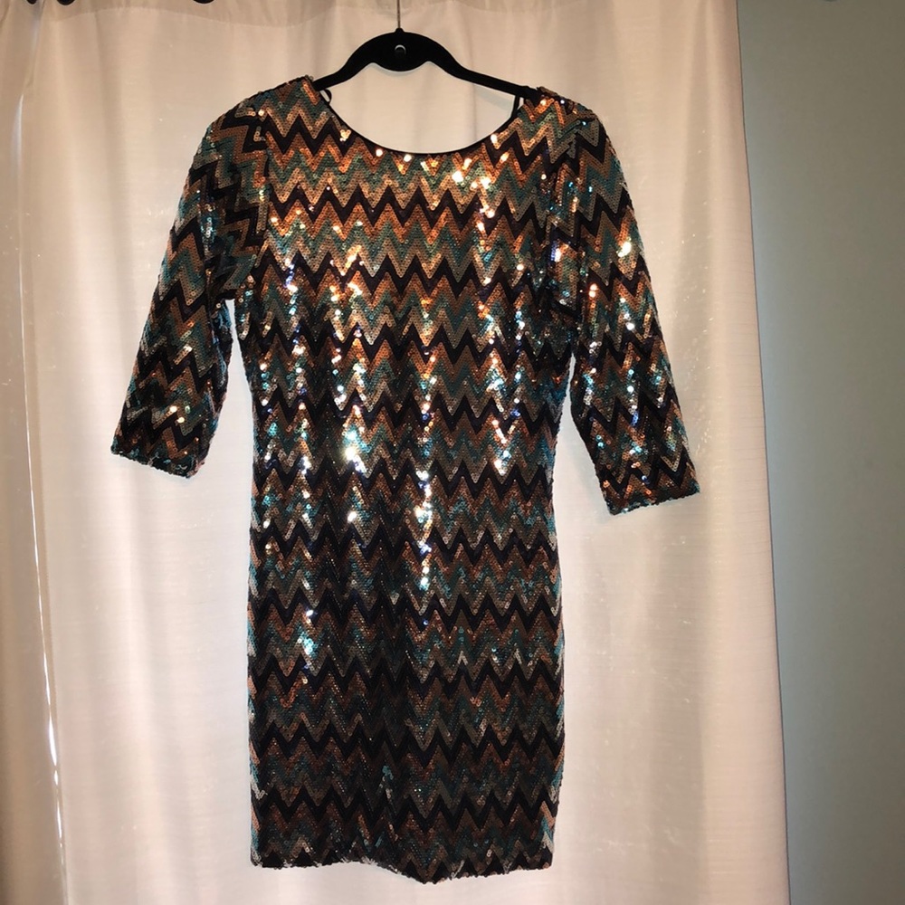Form fitted: Homecoming dress: size large